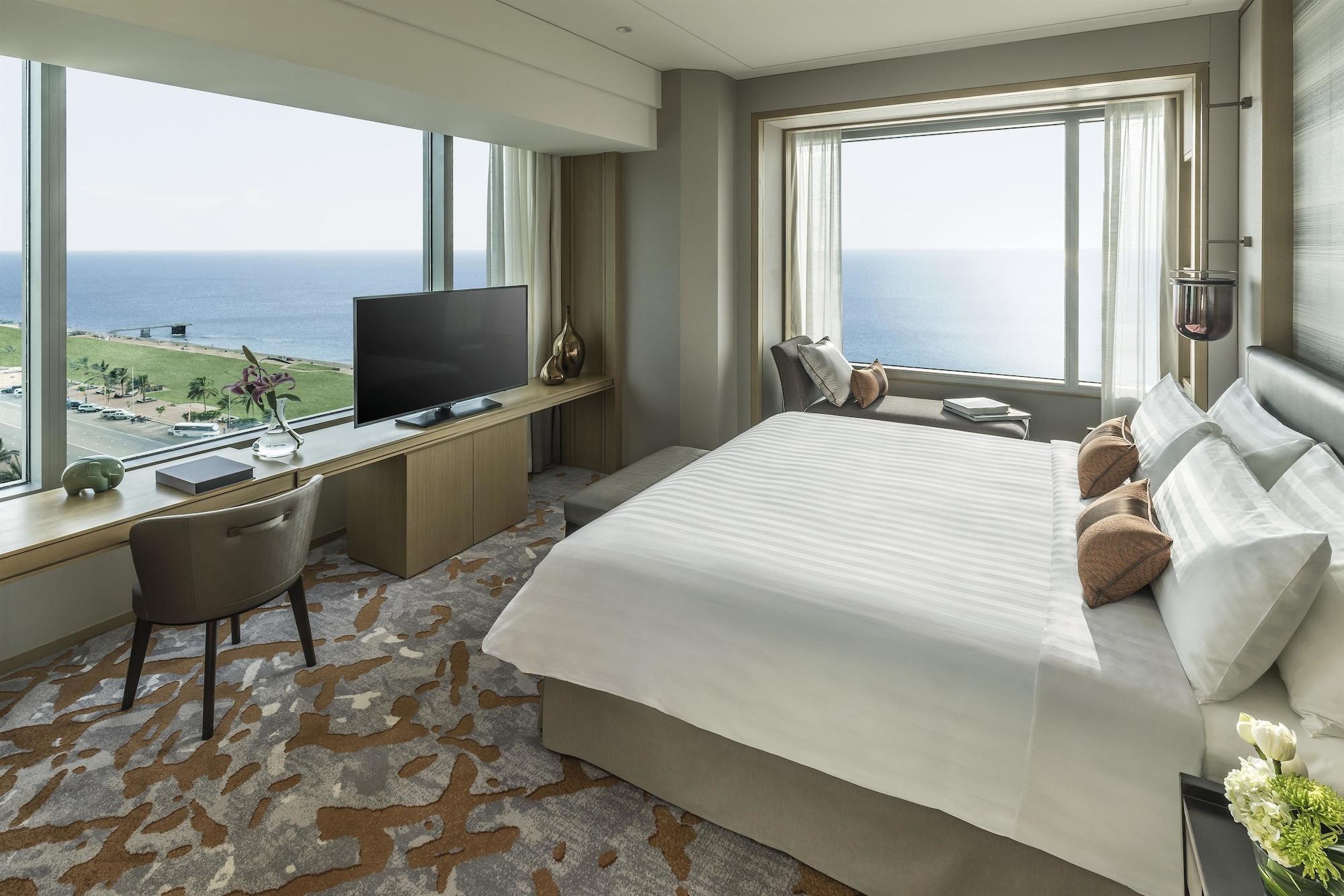 Shangri-la Hotel 5*
